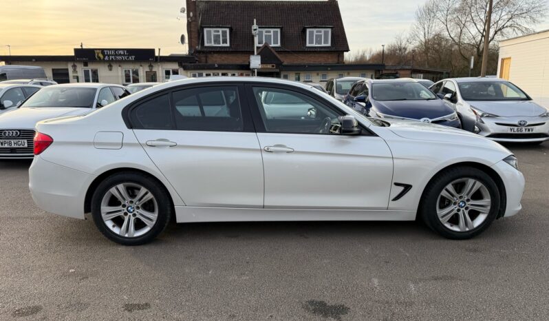 
								BMW 3 Series Sport (2016) full									