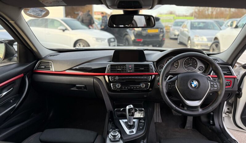 
								BMW 3 Series Sport (2016) full									