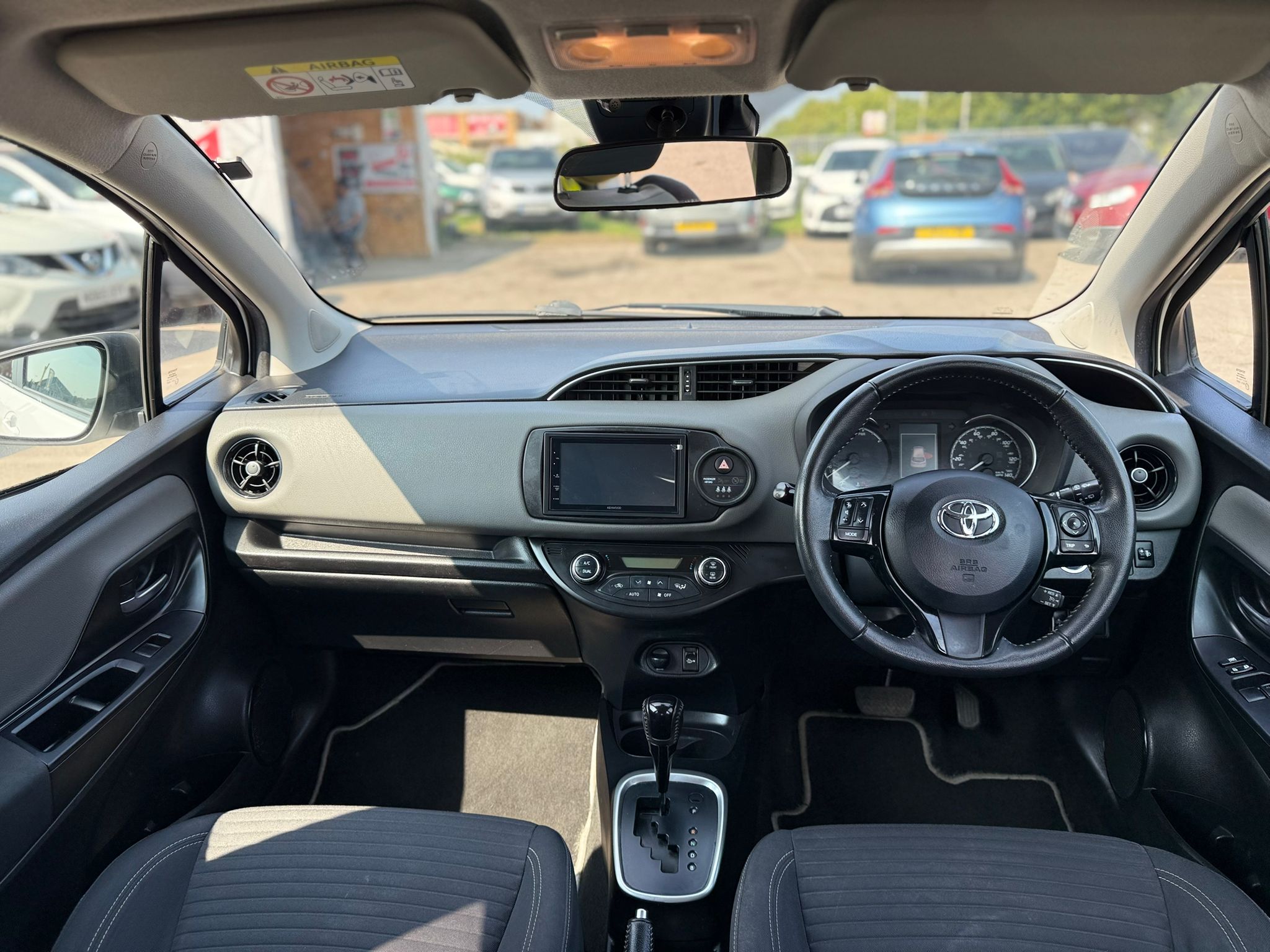 Toyota Yaris Icon (2017)