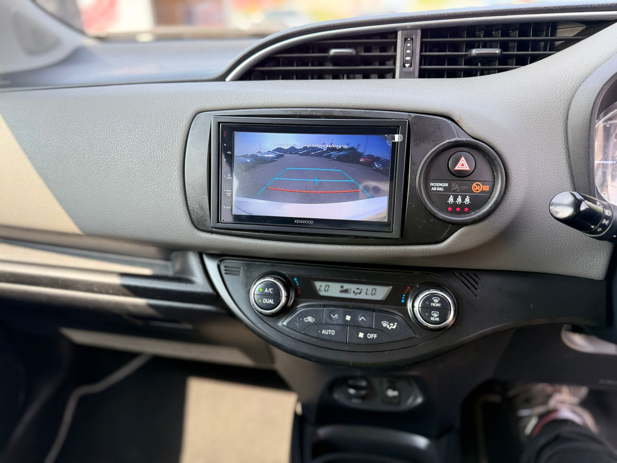 Toyota Yaris Icon (2017)