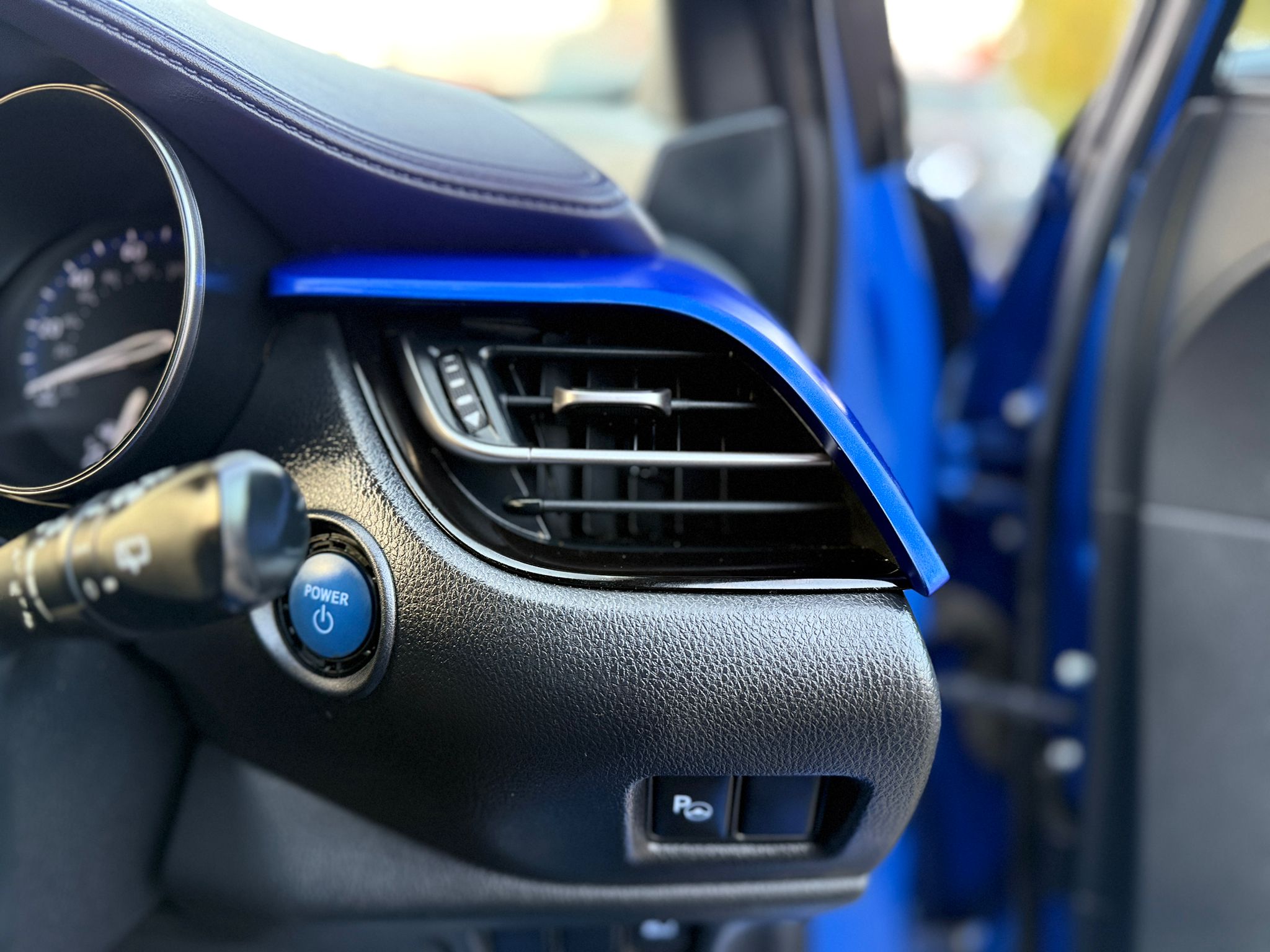 Toyota C-HR Dynamic Hybrid (2017)