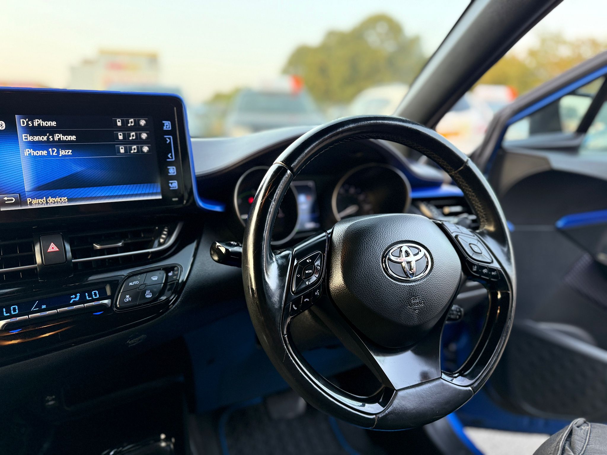 Toyota C-HR Dynamic Hybrid (2017)