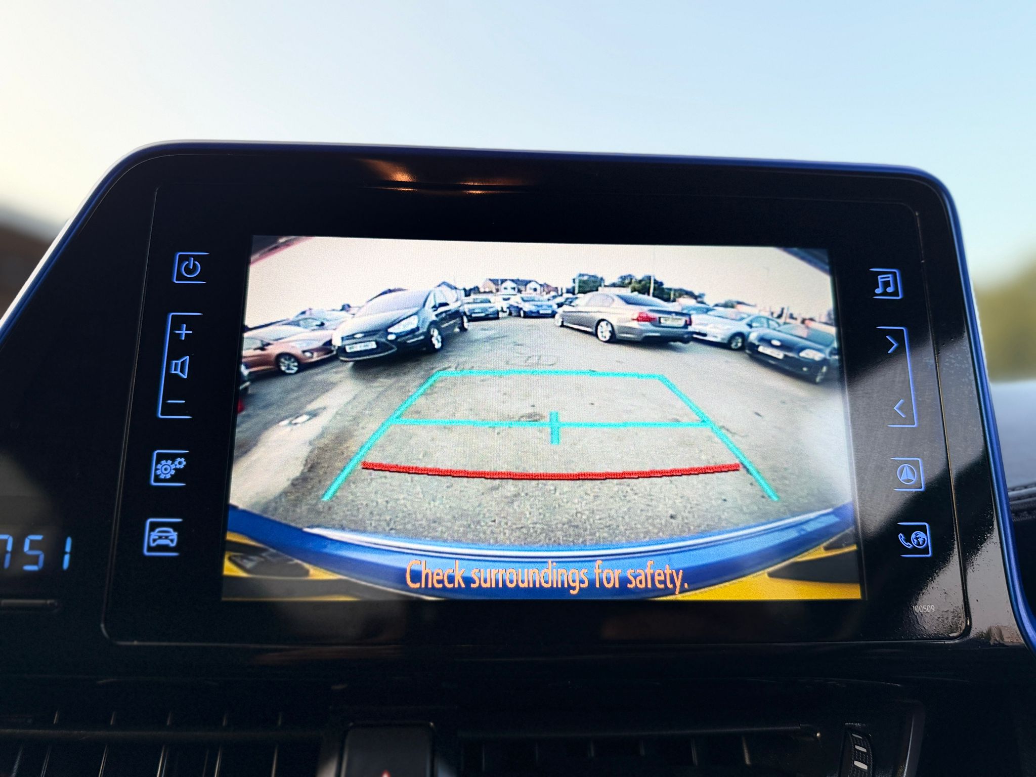 Toyota C-HR Dynamic Hybrid (2017)