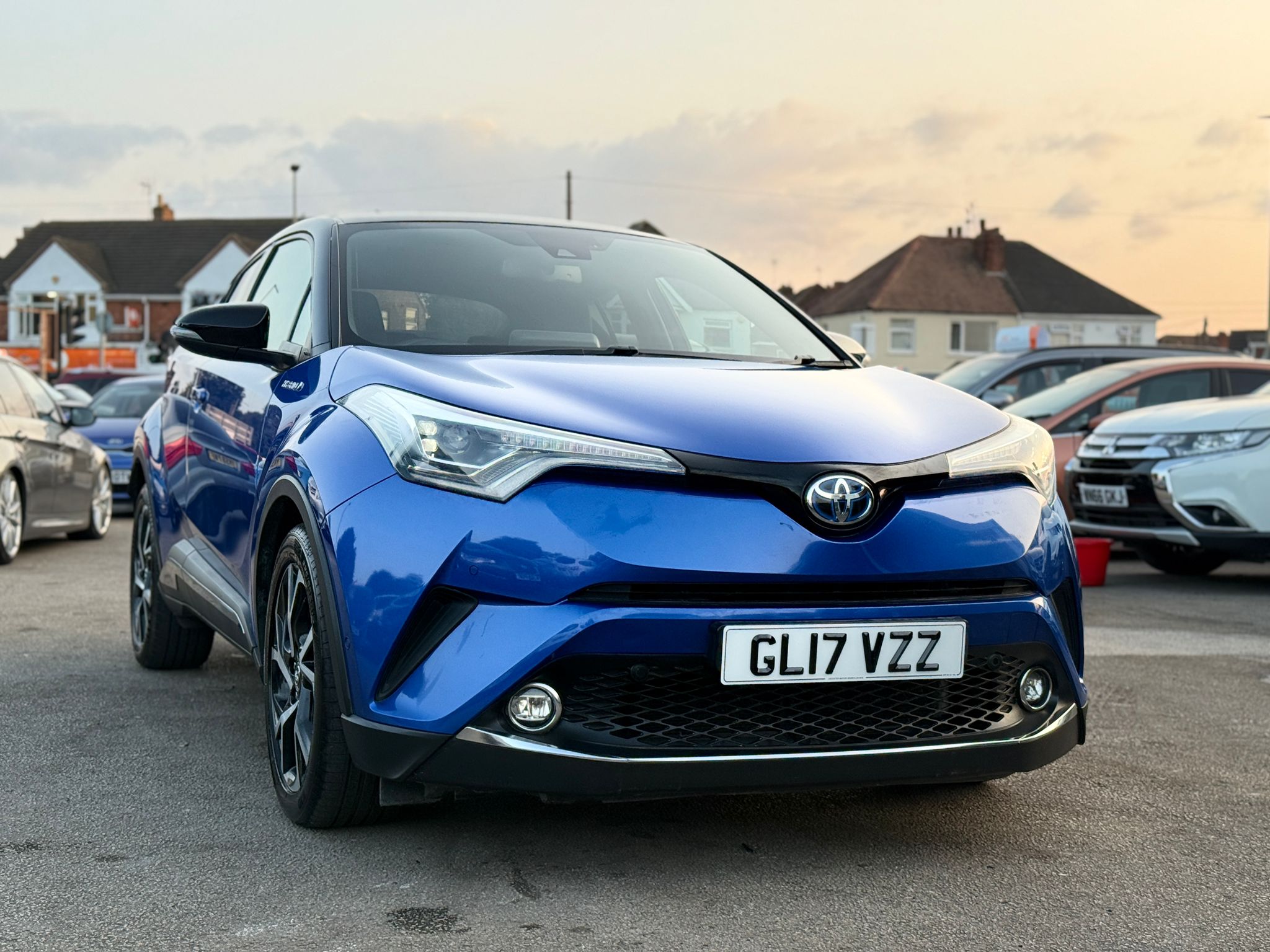Toyota C-HR Dynamic Hybrid (2017)