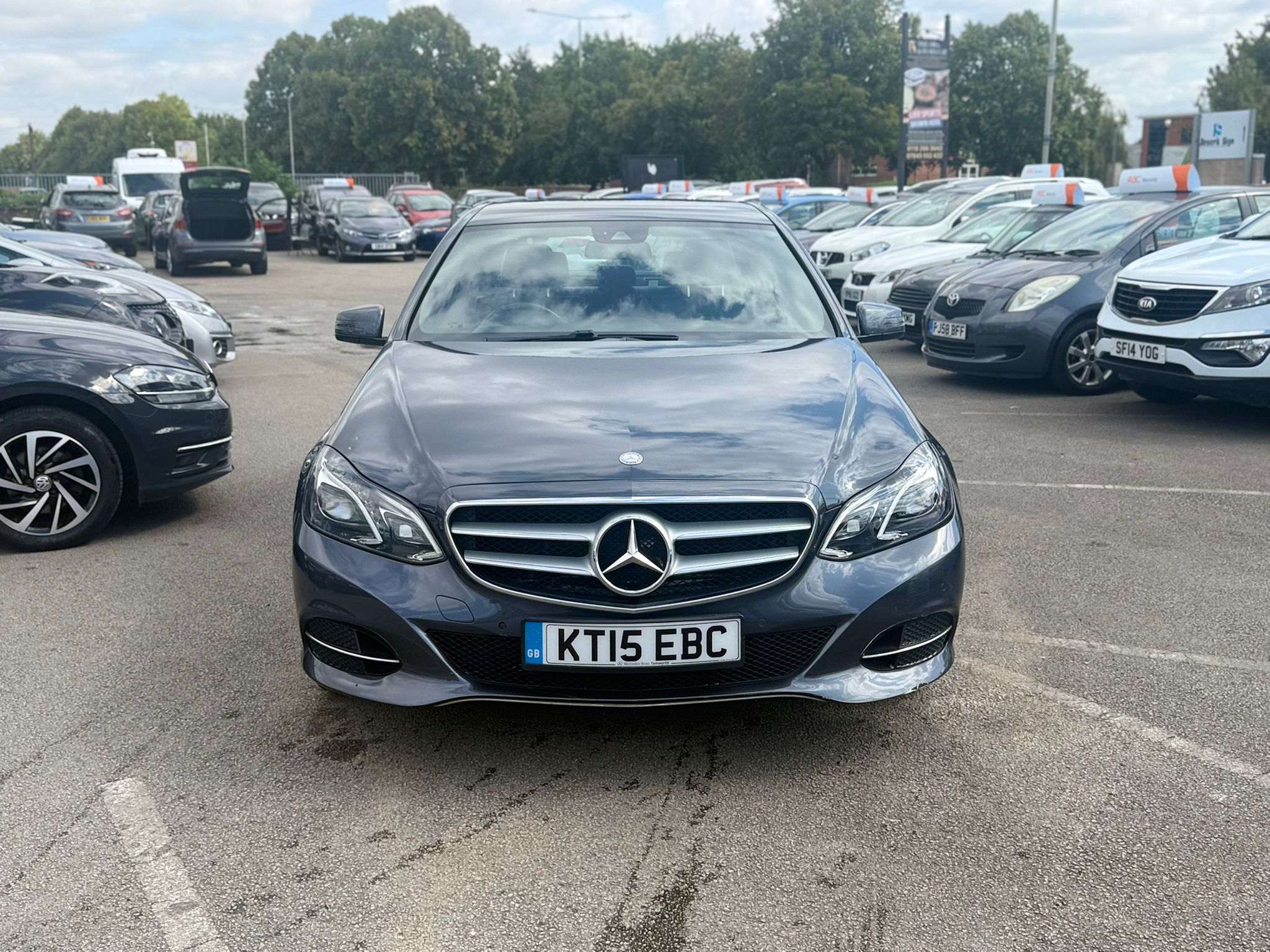 Mercedes-Benz E-Class SE (2015) – 2.1 E220 BlueTEC G-Tronic+ (177 PS)
