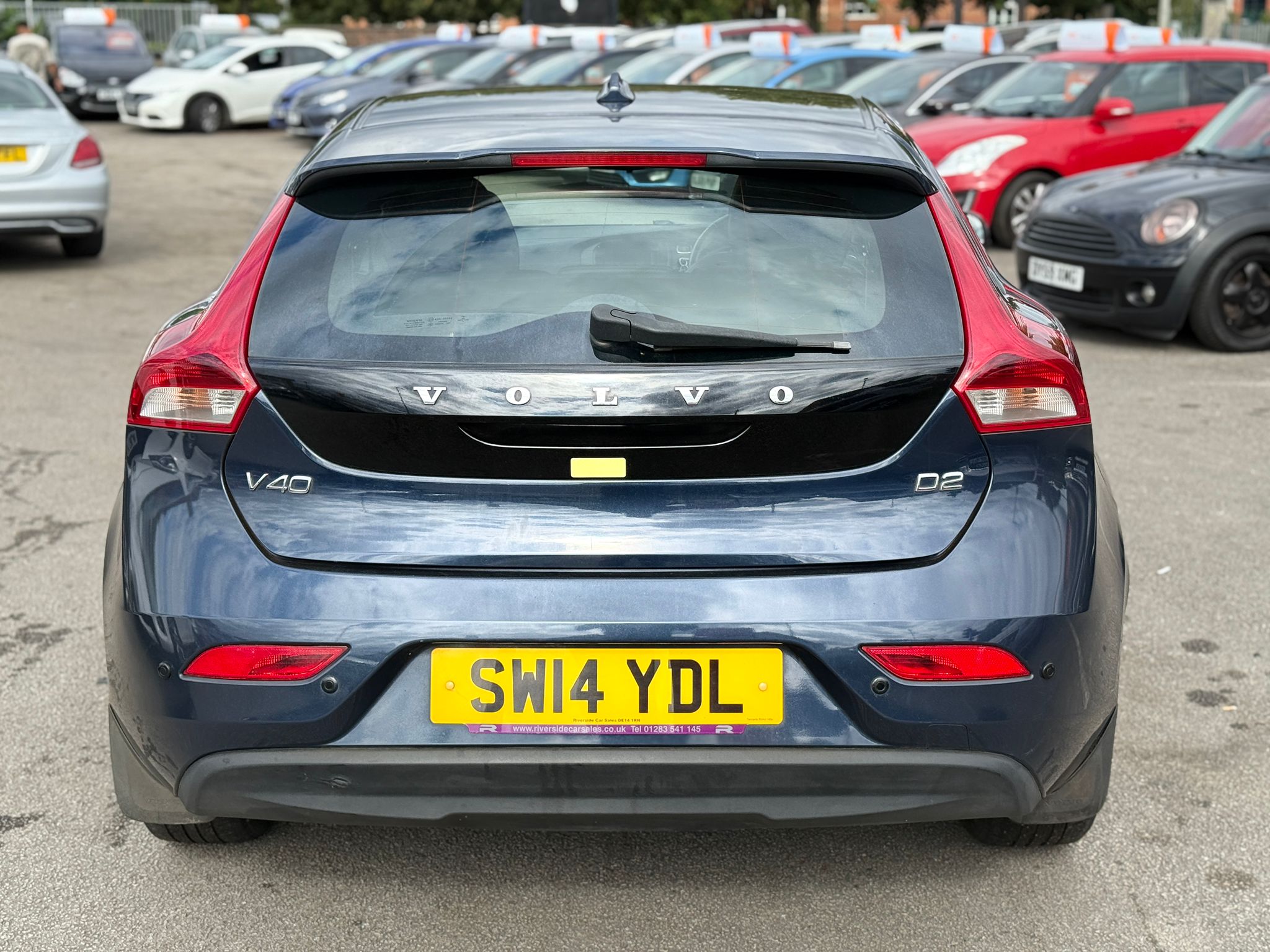2014 Volvo V40 SE Lux – 1.6 D2 Diesel (115 PS) – 5dr Hatchback