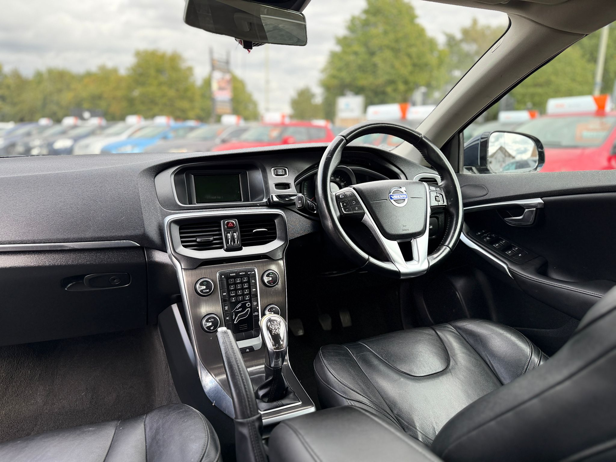 2014 Volvo V40 SE Lux – 1.6 D2 Diesel (115 PS) – 5dr Hatchback