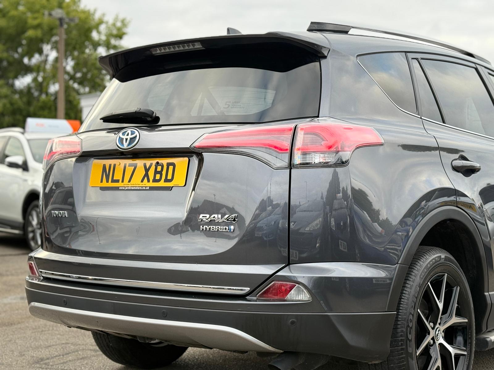 Toyota RAV4 Icon Hybrid 4WD (2017)