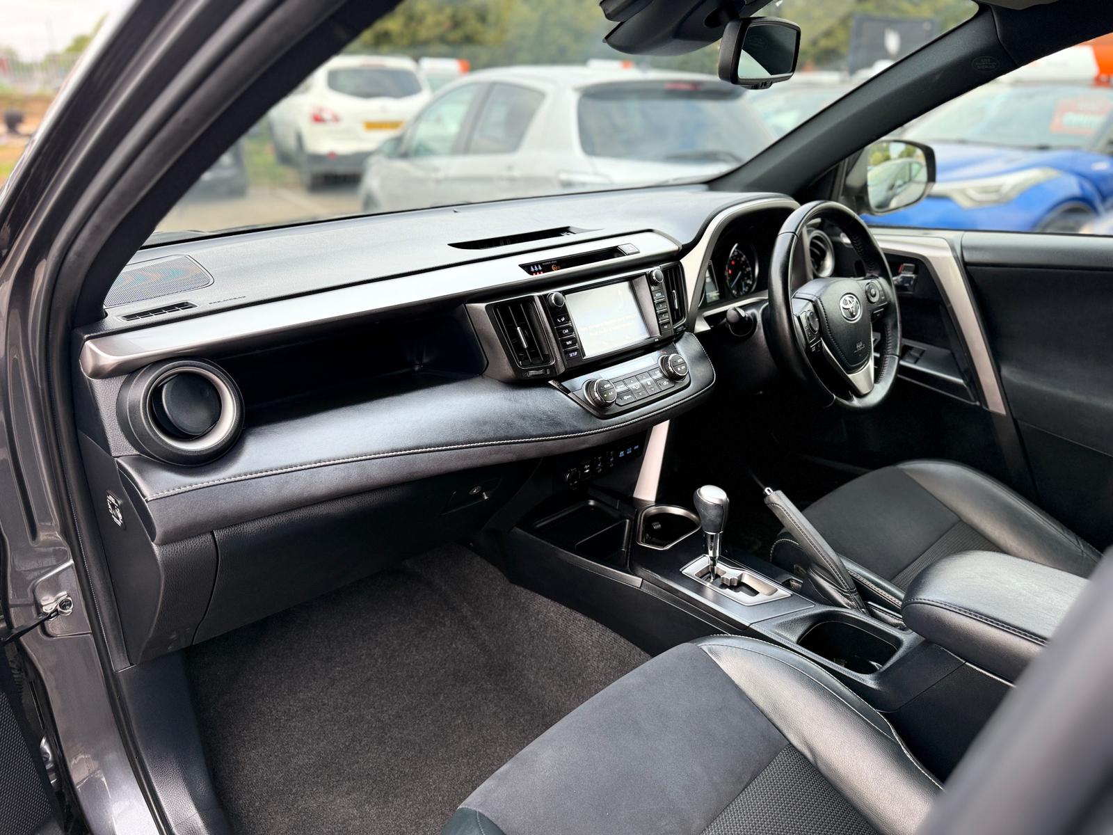 Toyota RAV4 Icon Hybrid 4WD (2017)