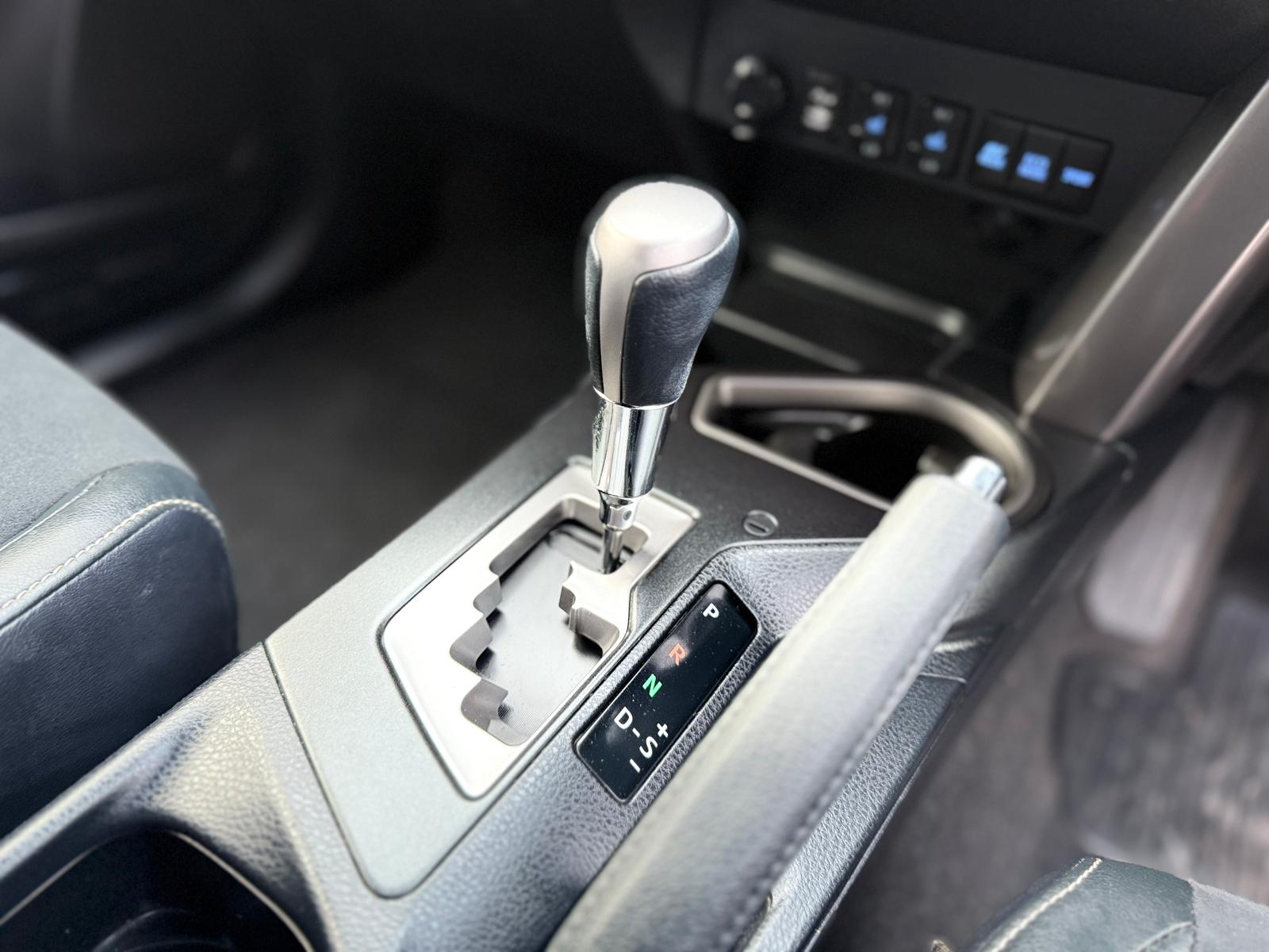 Toyota RAV4 Icon Hybrid 4WD (2017)