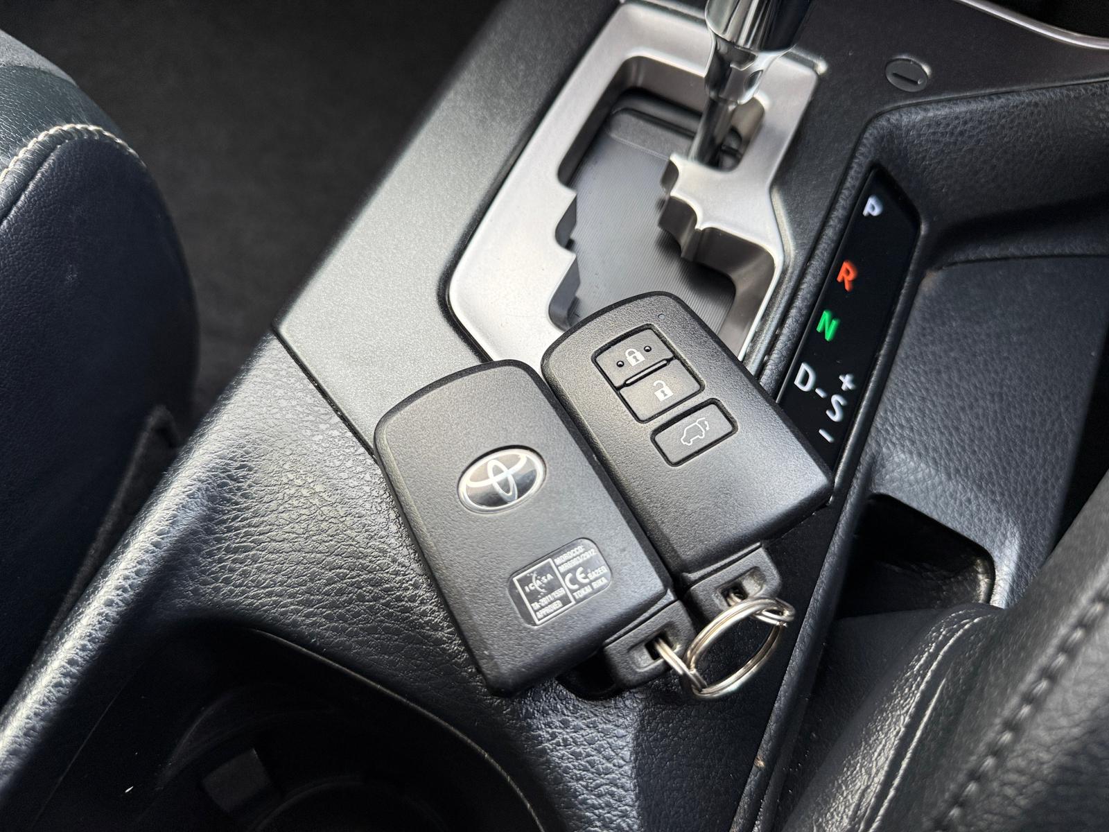 Toyota RAV4 Icon Hybrid 4WD (2017)