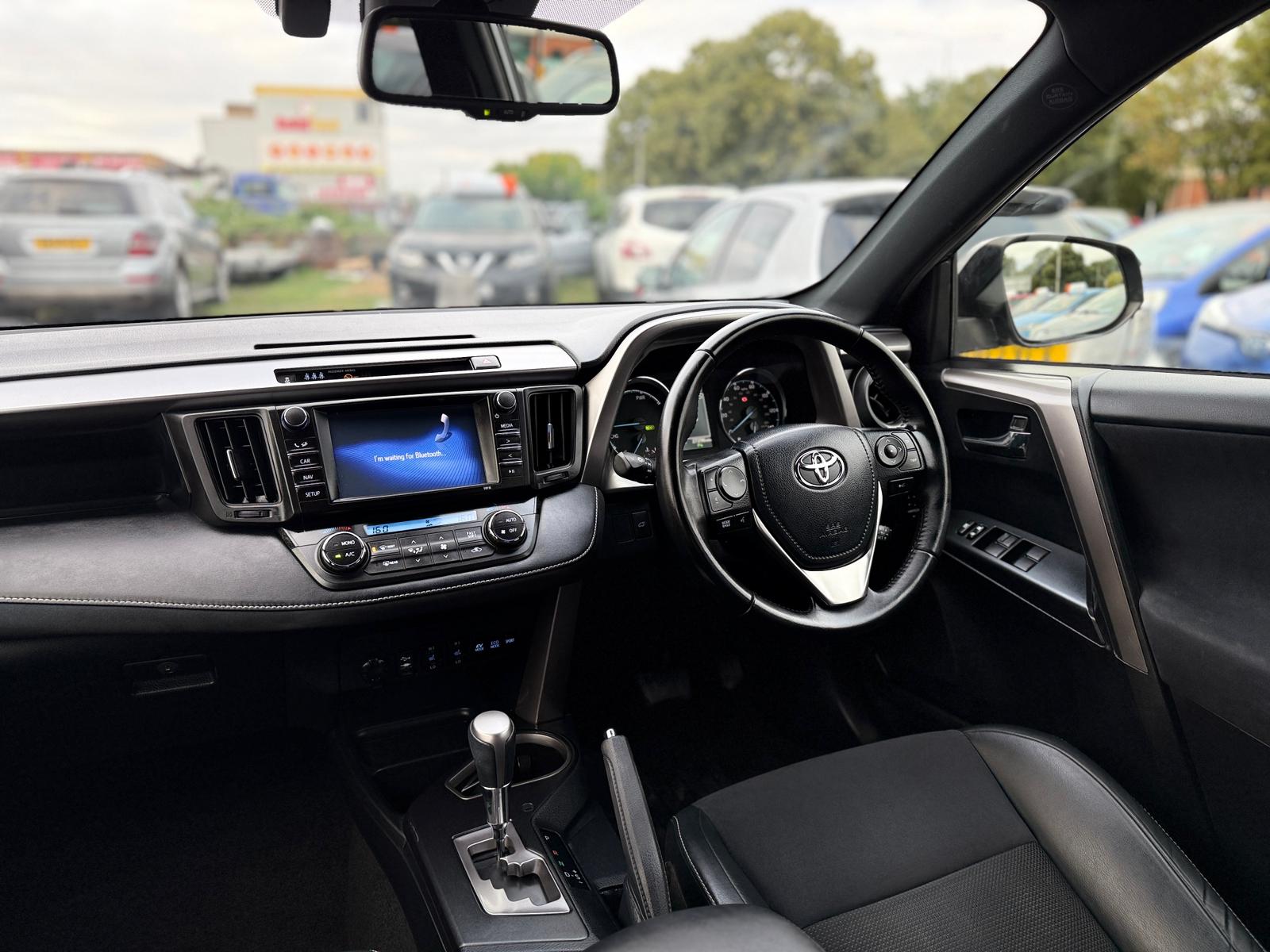 Toyota RAV4 Icon Hybrid 4WD (2017)