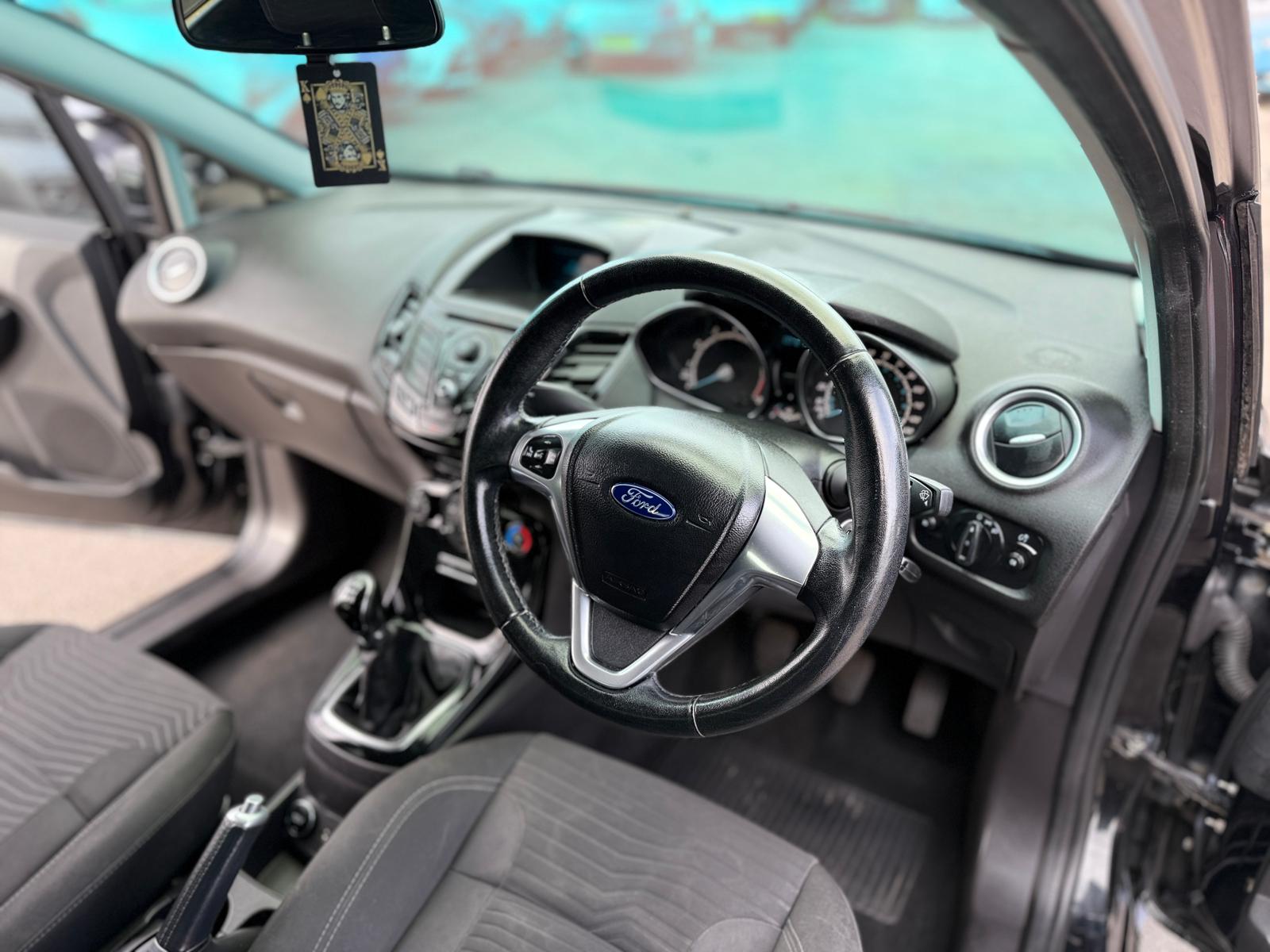 Ford Fiesta Zetec (2014)