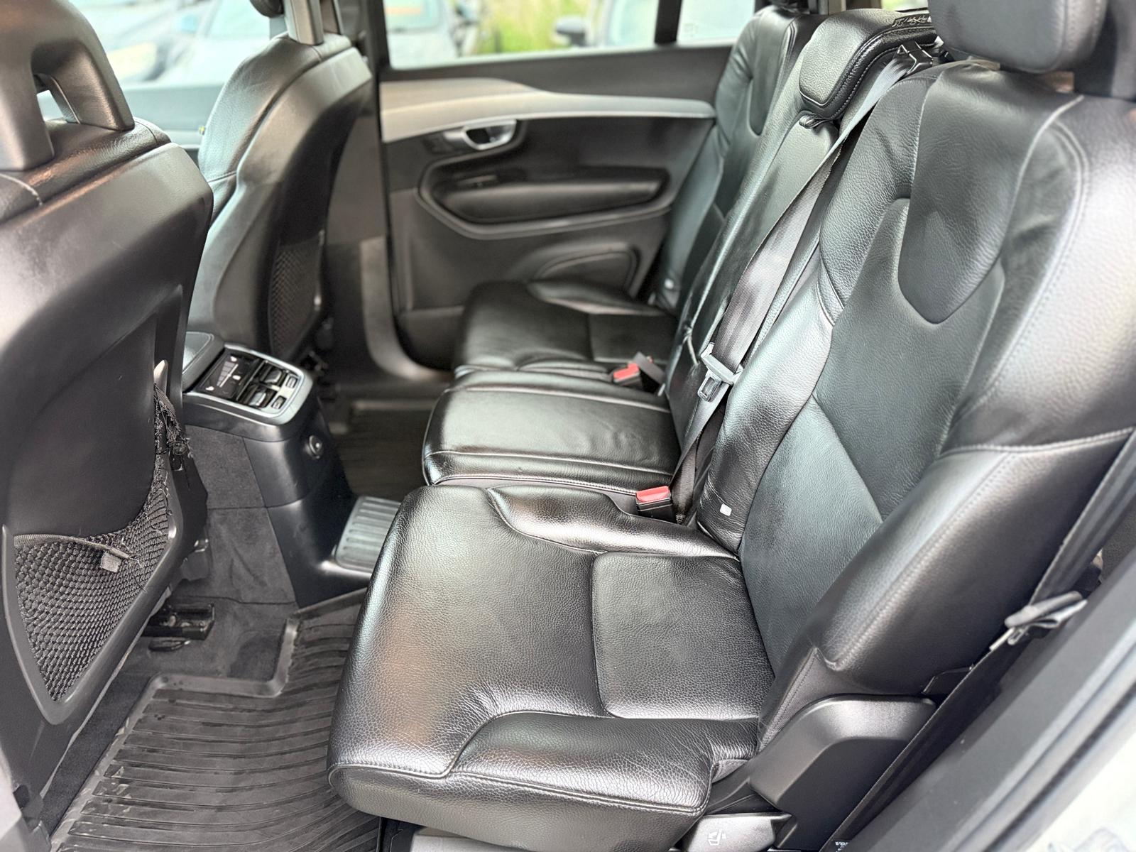 Volvo XC90 Momentum 2021