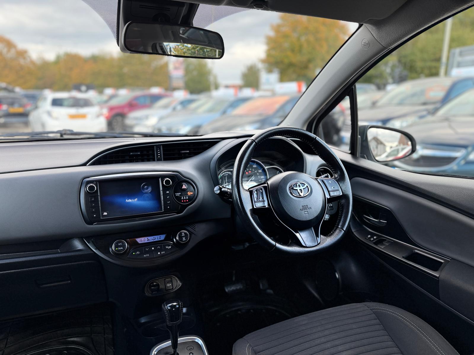 Toyota Yaris Design (2016)