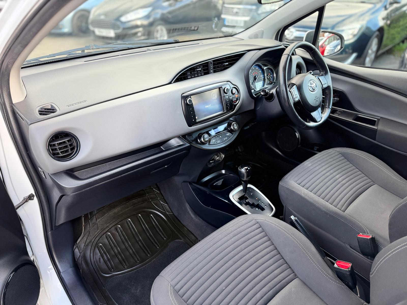 Toyota Yaris Design (2016)