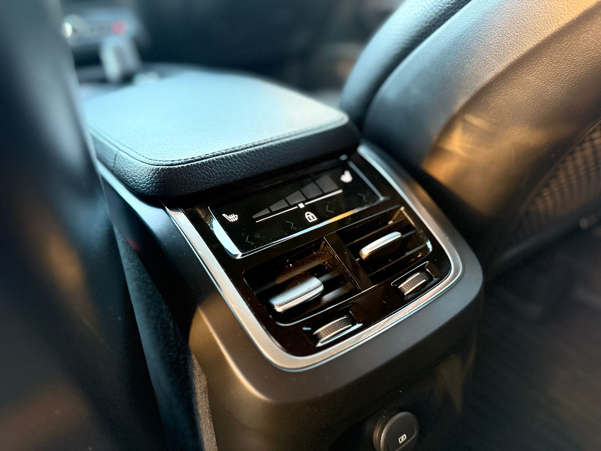 Volvo XC90 Core (2022)