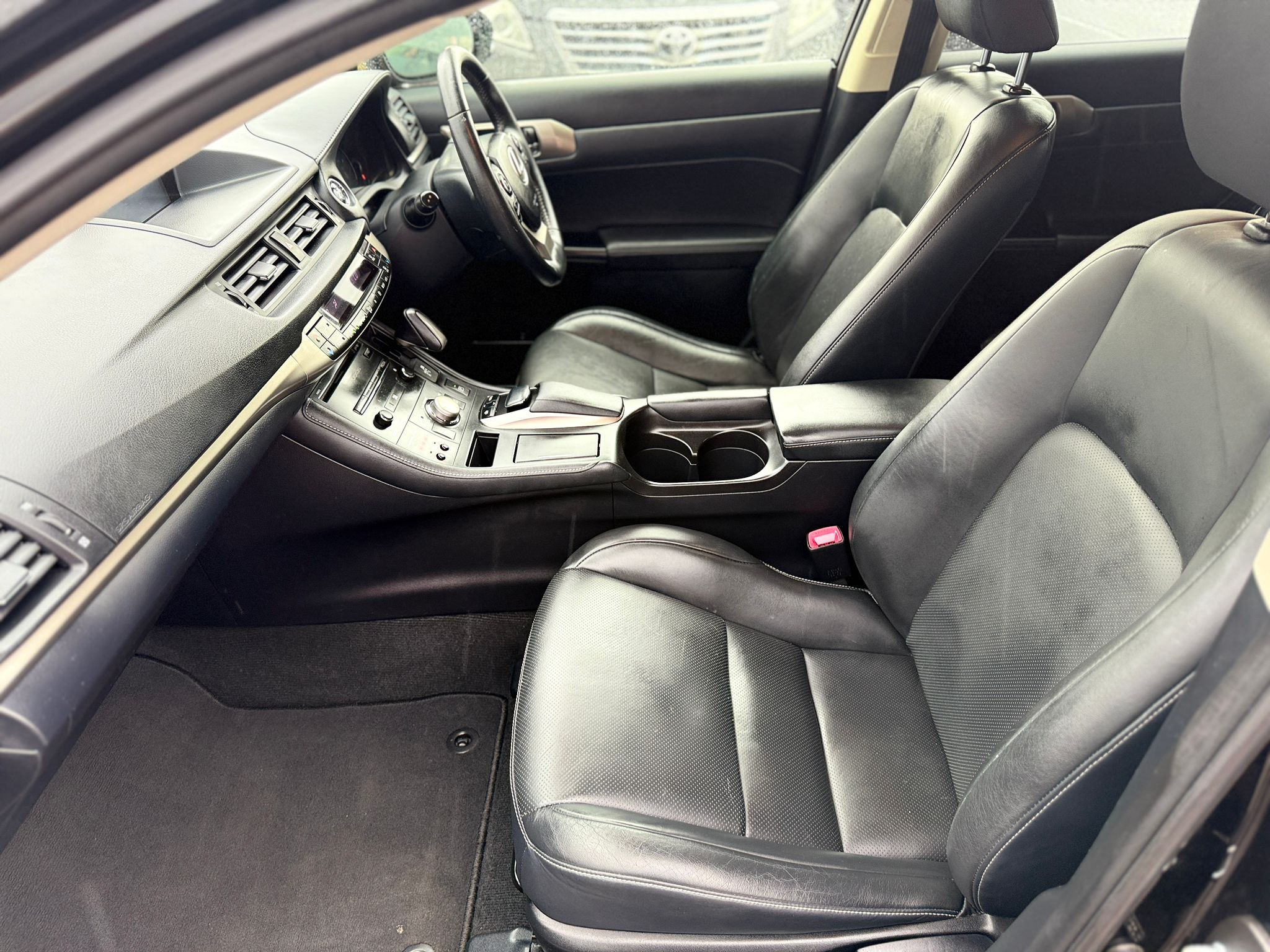 Lexus CT 200h Luxury (2014)