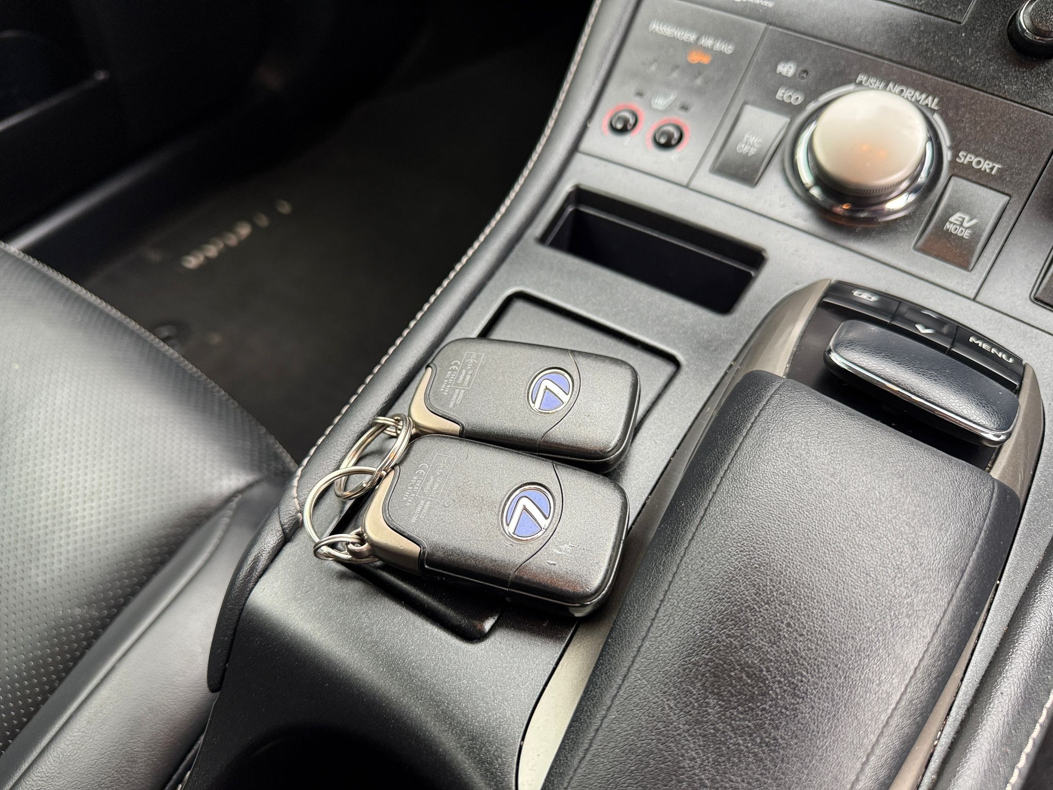 Lexus CT 200h Luxury (2014)