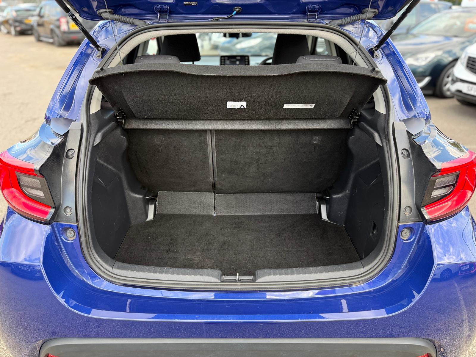 Toyota Yaris Design (2021)