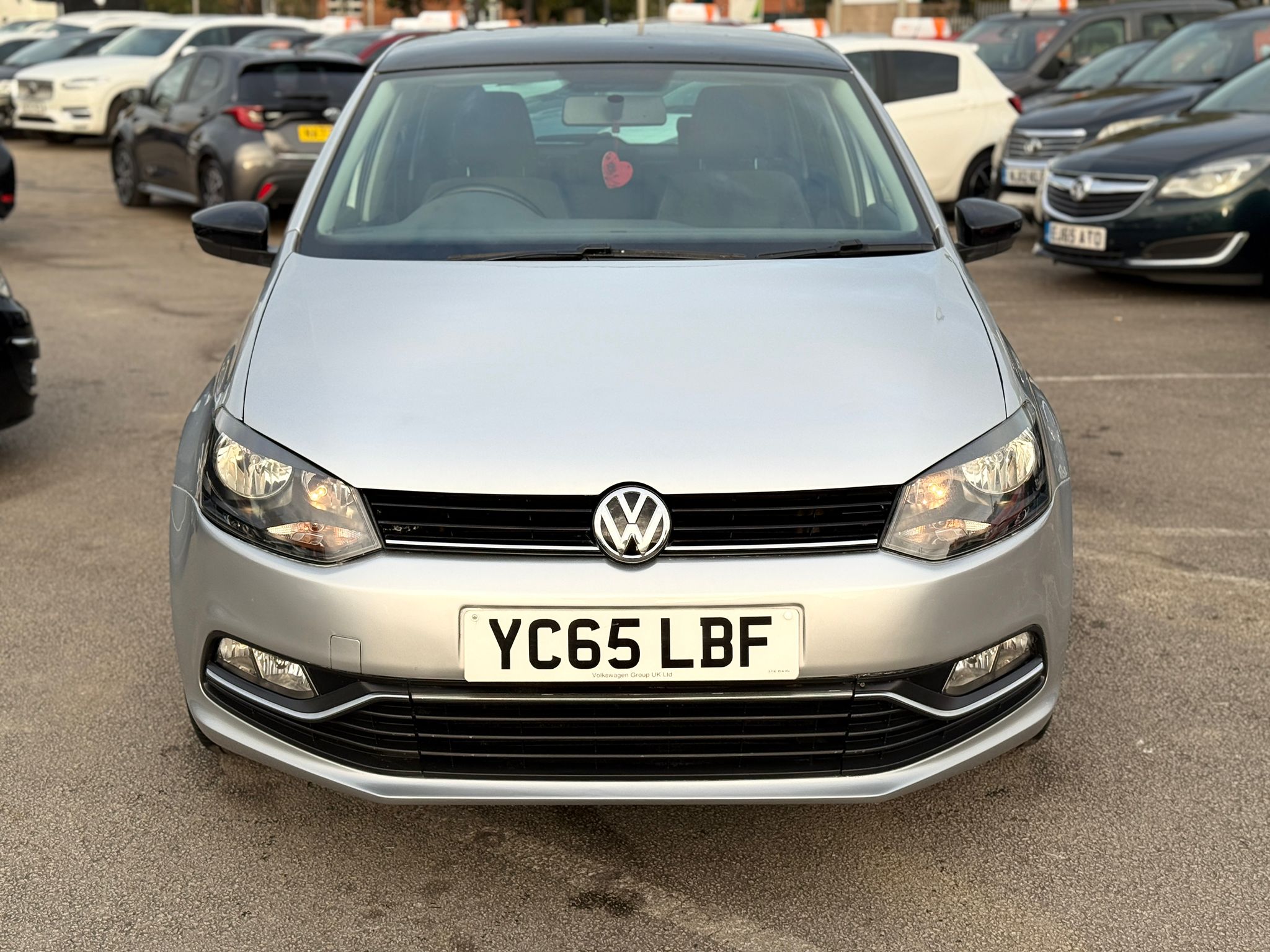 Volkswagen Polo SE Design (2015)