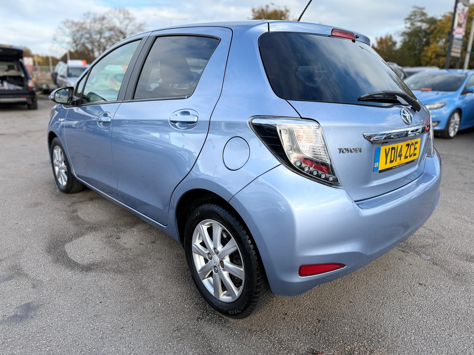 Toyota Yaris Icon Plus 2014 Automatic Hybrid