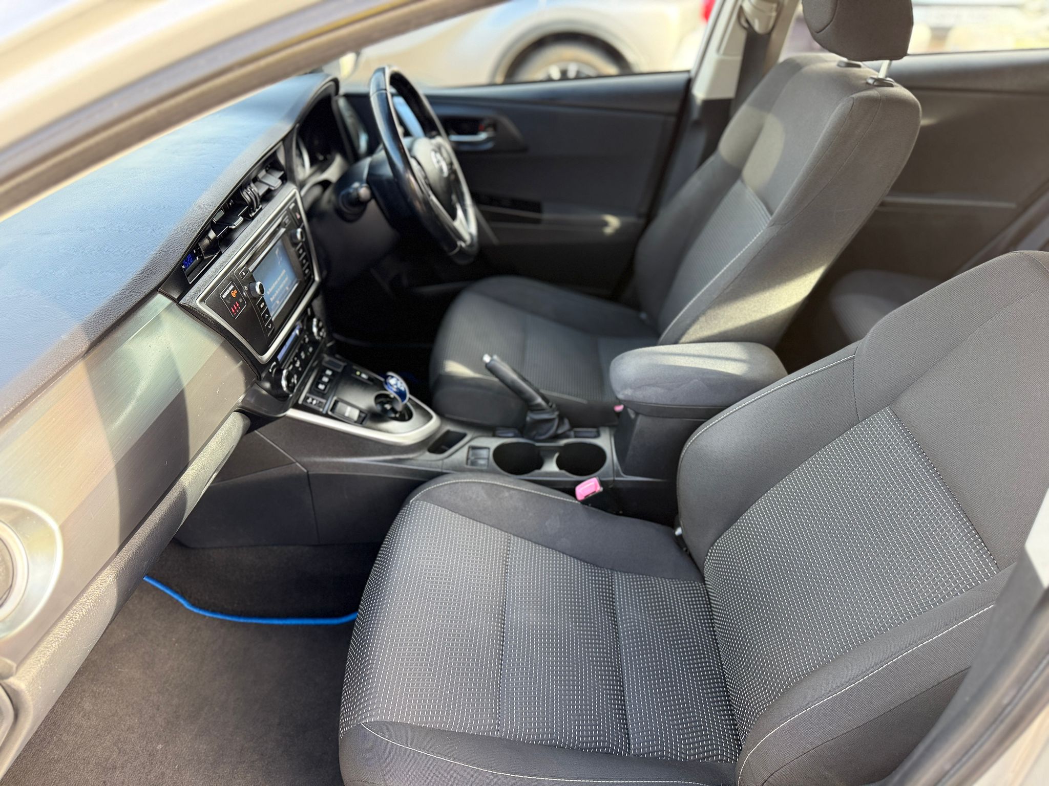 Toyota Auris Icon 2015 Automatic Hybrid