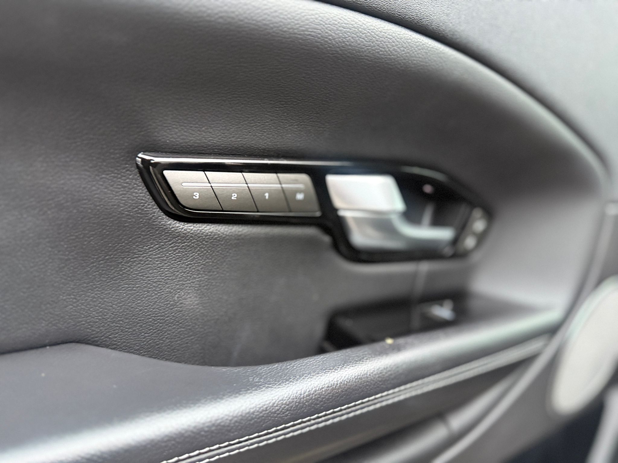 Land Rover Range Rover Evoque SE Tech (2016)