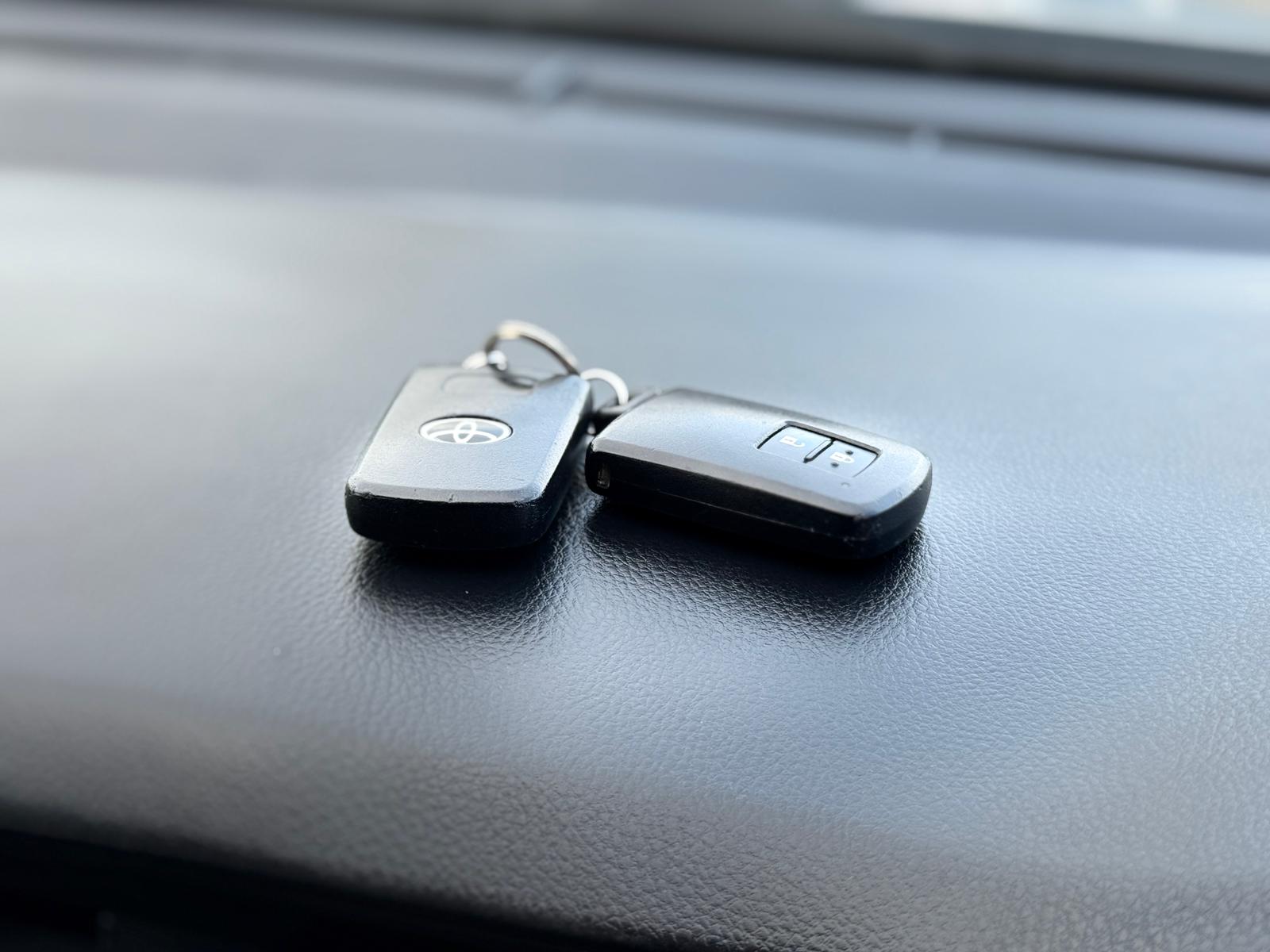 Toyota Auris Icon 2015 Automatic Hybrid