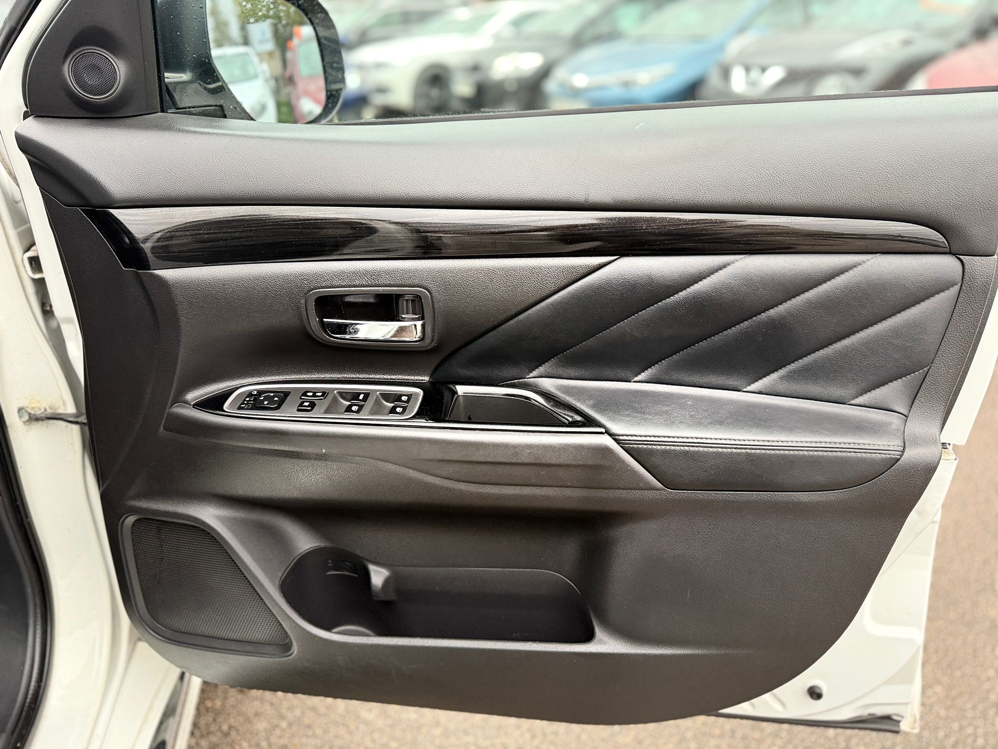 Mitsubishi Outlander GX4h (2015 Automatic