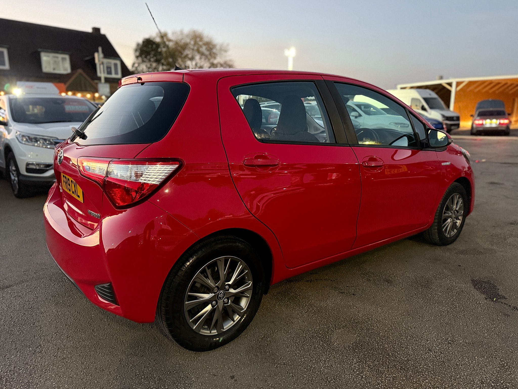 Toyota Yaris Icon Hybrid 2019
