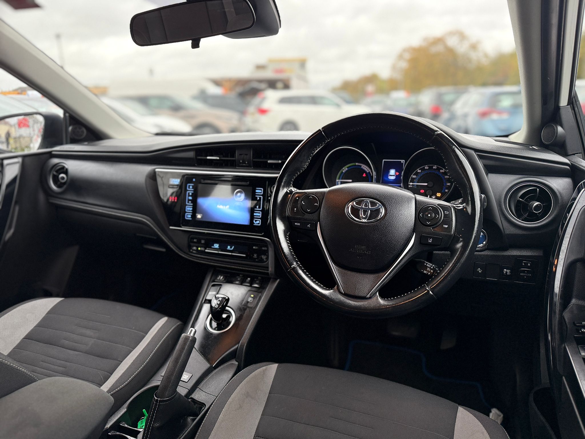 Toyota Auris Business Edition 2017 Hybrid Automatic