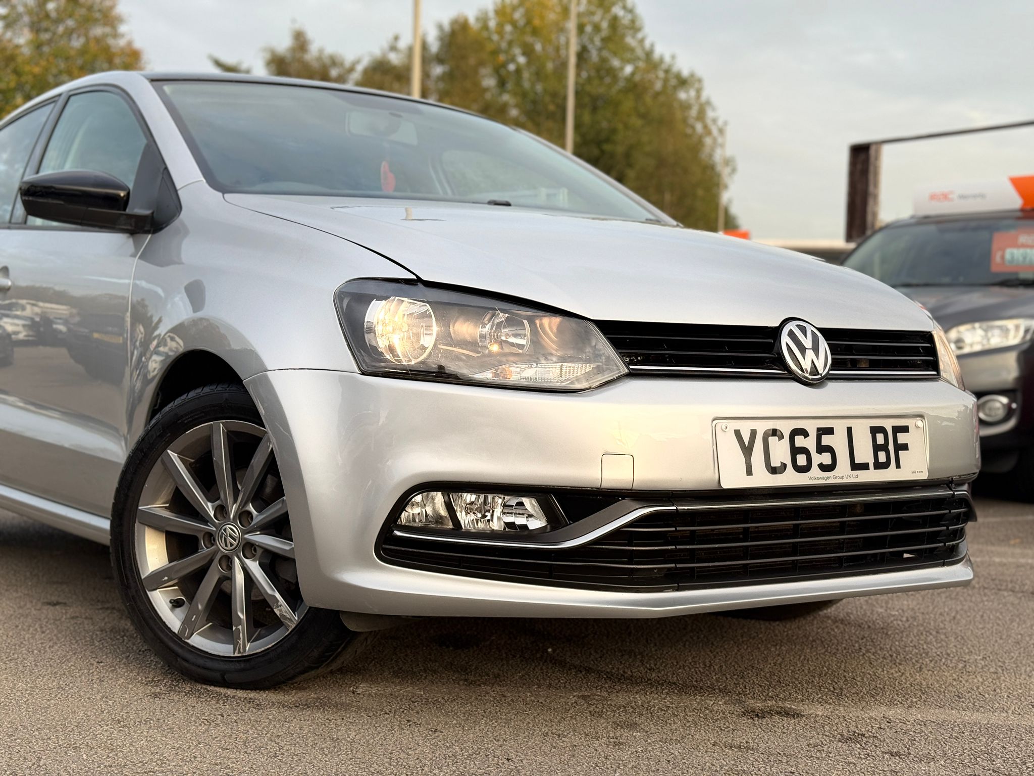 Volkswagen Polo SE Design (2015)