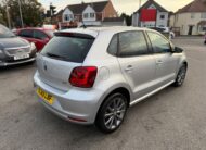 Volkswagen Polo SE Design (2015)