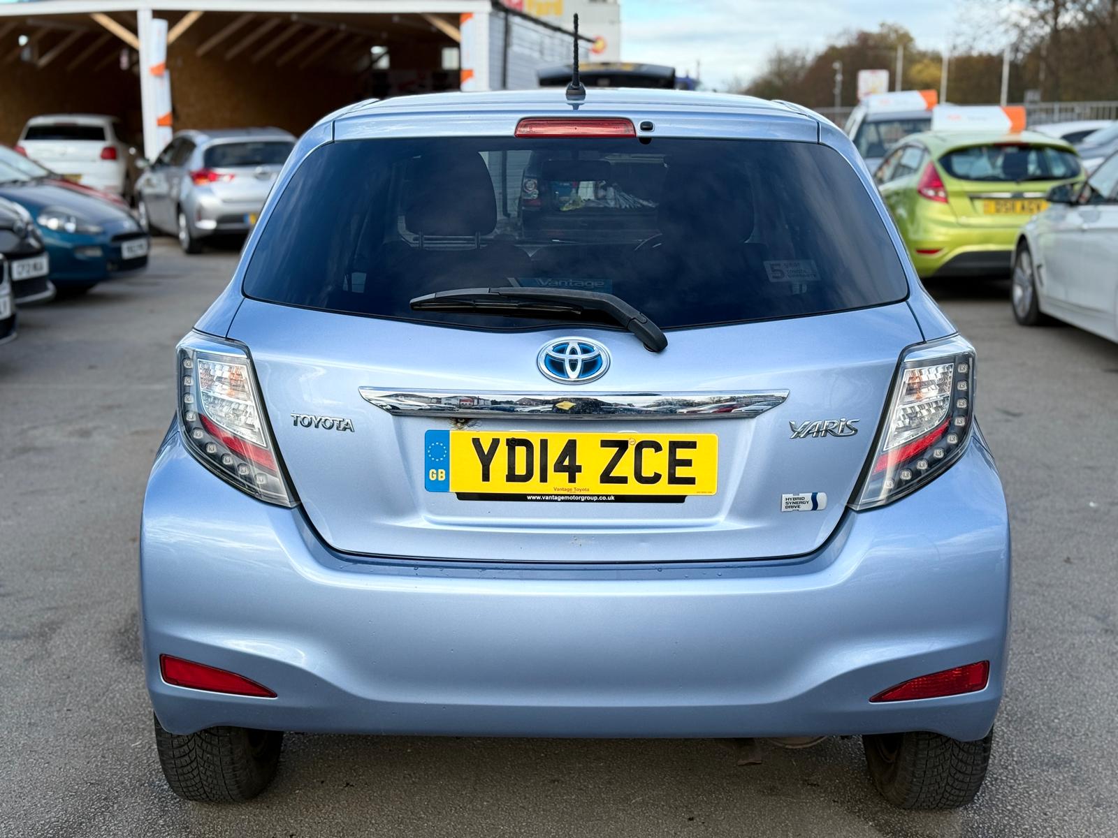 Toyota Yaris Icon Plus 2014 Automatic Hybrid