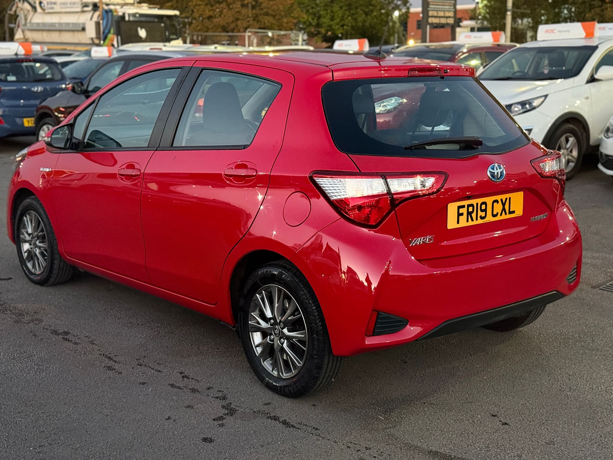 Toyota Yaris Icon Hybrid 2019