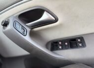 Volkswagen Polo SE Design (2015)