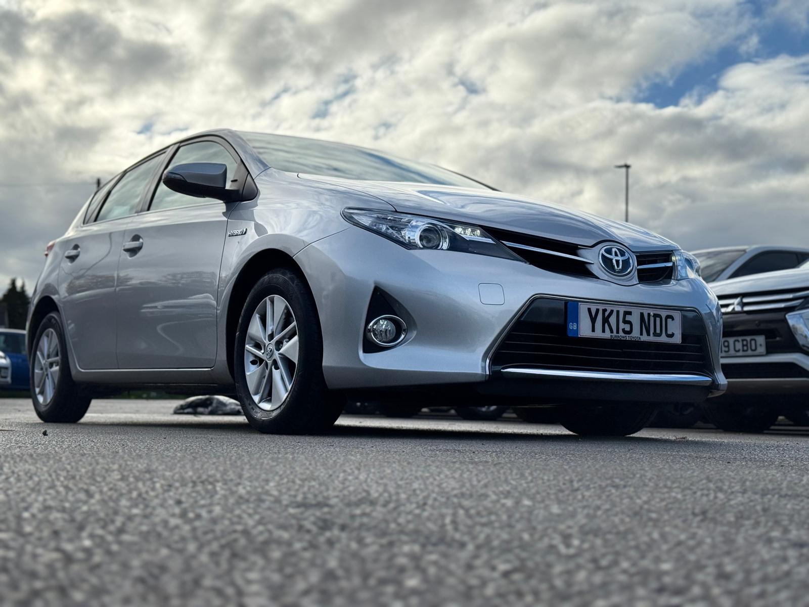 Toyota Auris Icon 2015 Automatic Hybrid