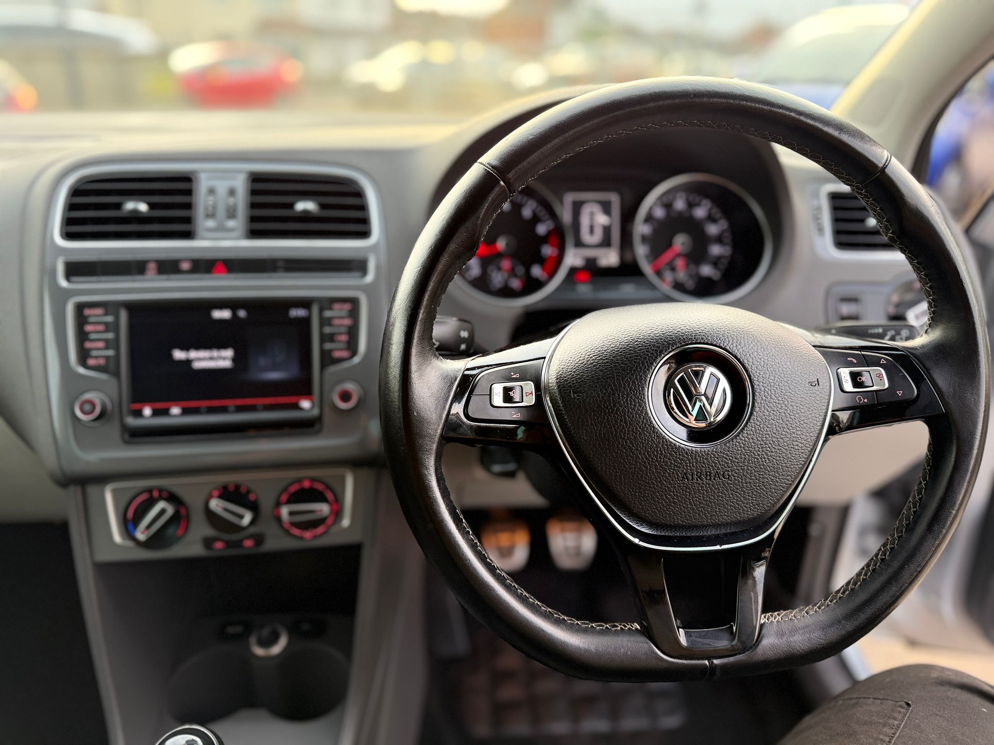 Volkswagen Polo SE Design (2015)