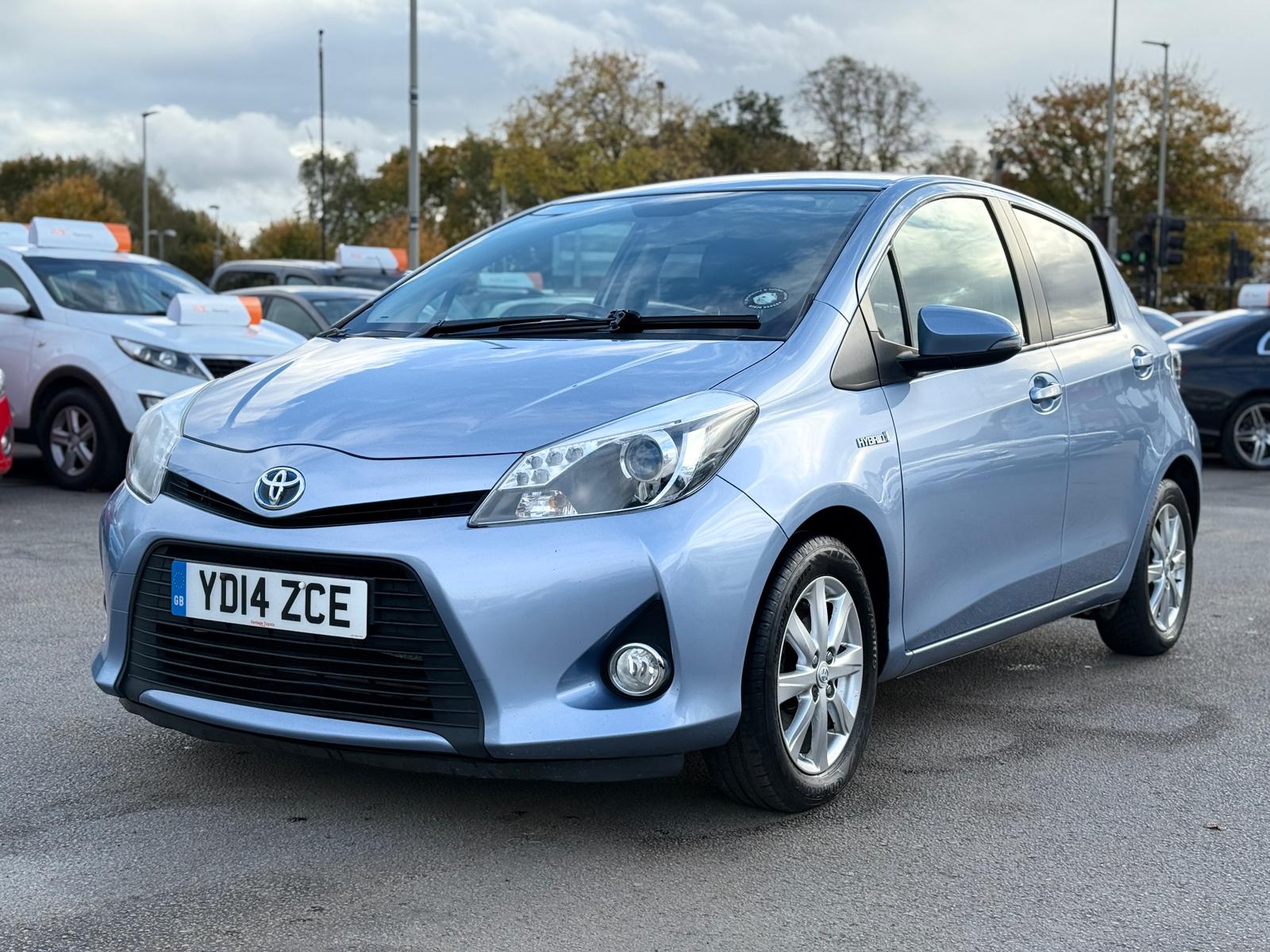 Toyota Yaris Icon Plus 2014 Automatic Hybrid