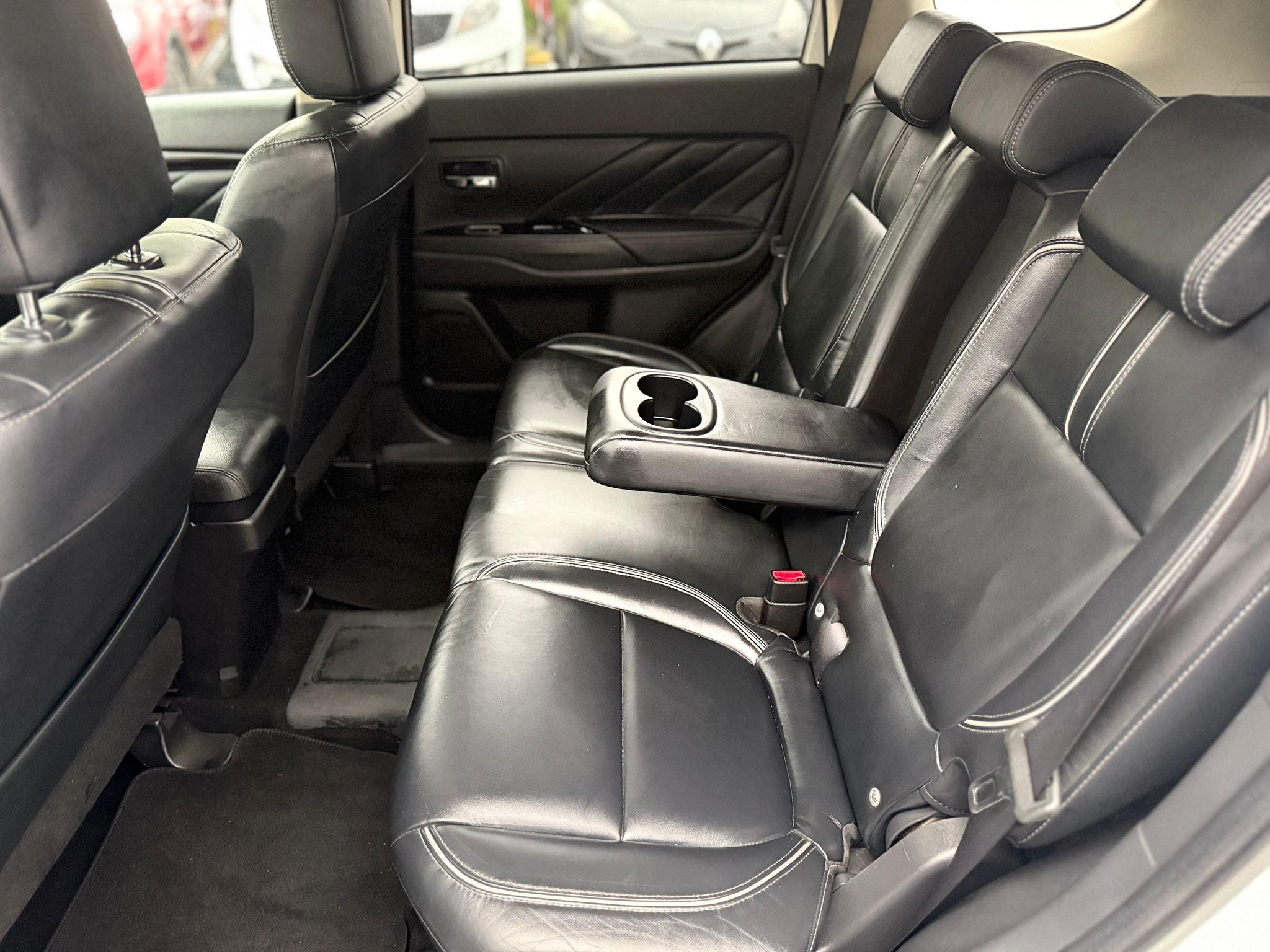 Mitsubishi Outlander GX4h (2015 Automatic