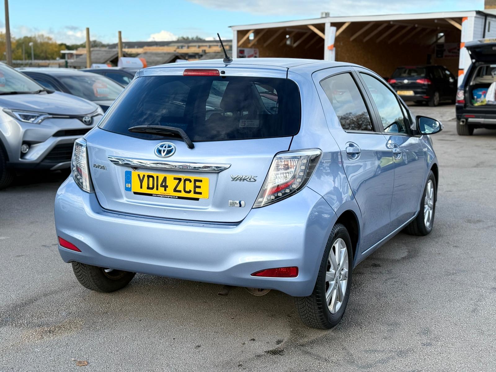 Toyota Yaris Icon Plus 2014 Automatic Hybrid