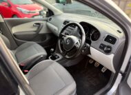 Volkswagen Polo SE Design (2015)