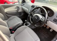 Volkswagen Polo SE Design (2015)