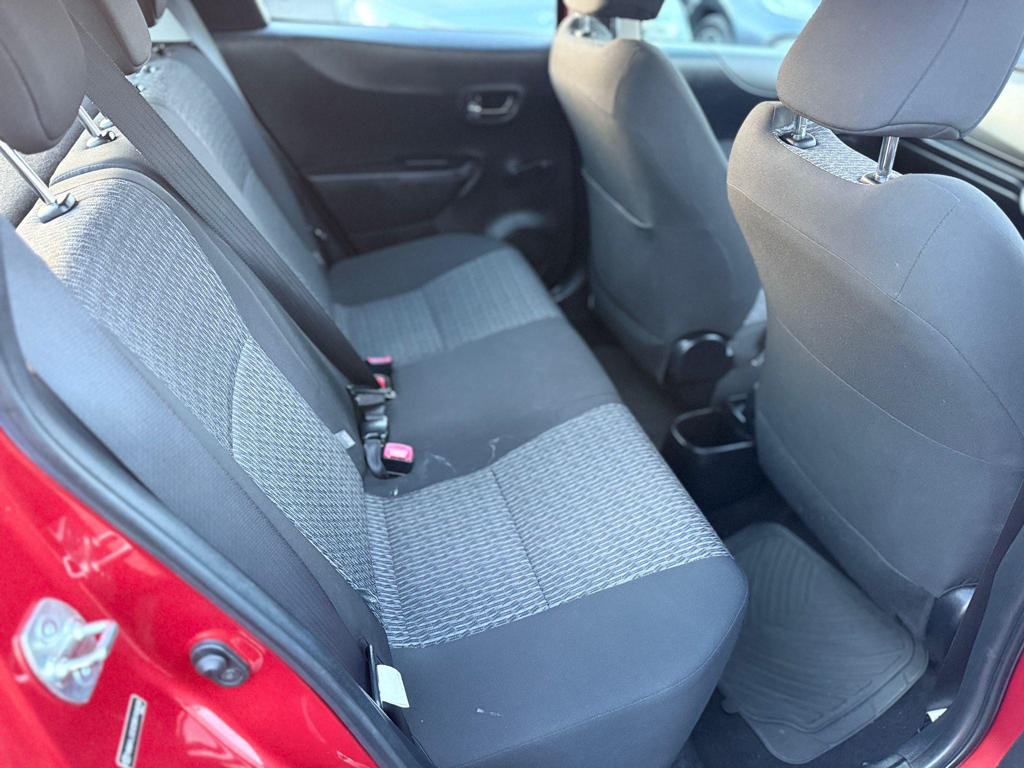 Toyota Yaris TR (2013)