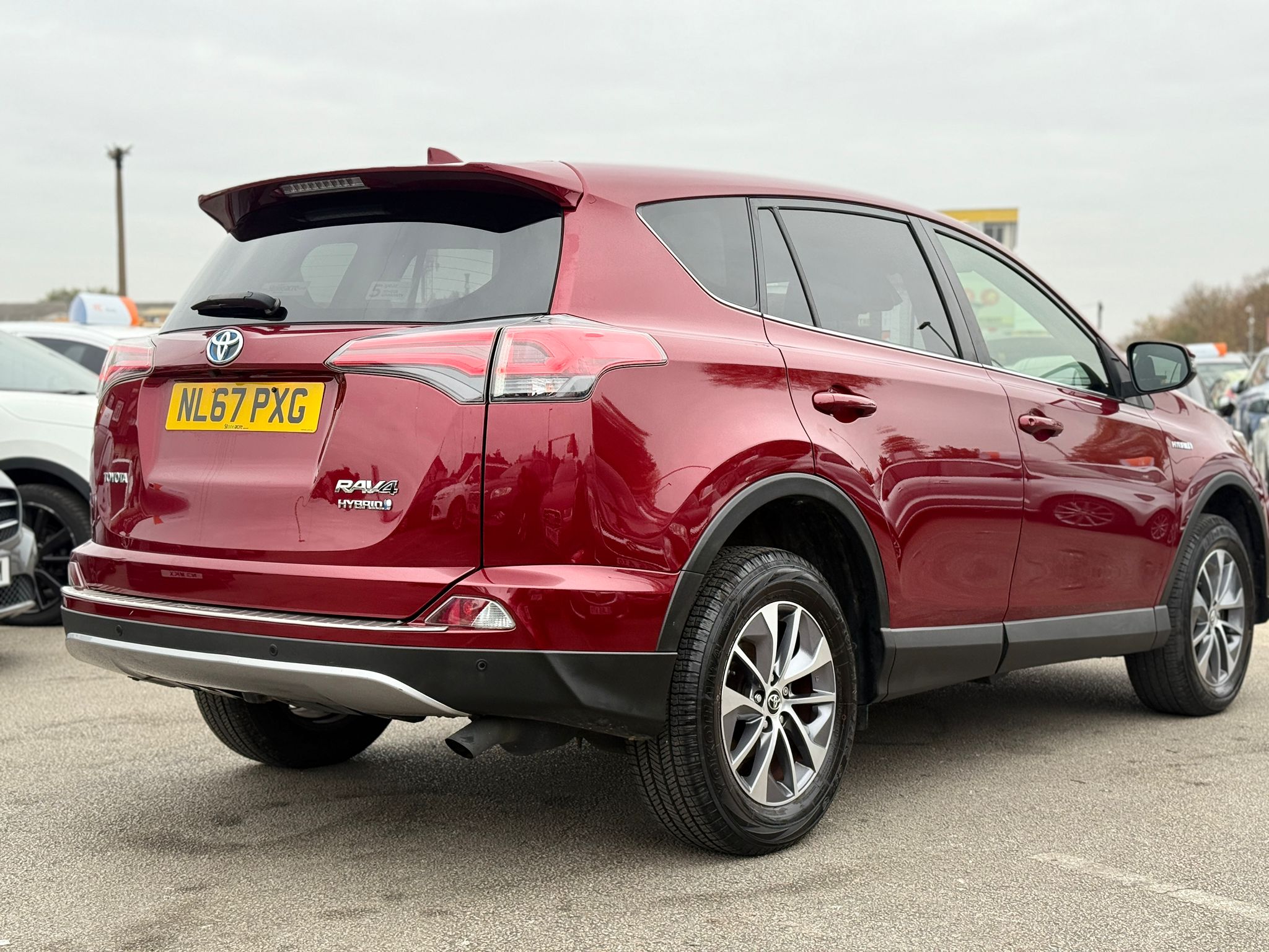 Toyota RAV4 Icon Tech 2017 Automatic Hybrid