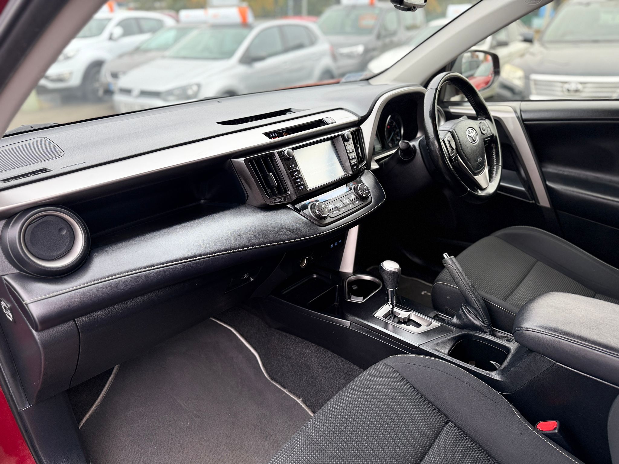 Toyota RAV4 Icon Tech 2017 Automatic Hybrid