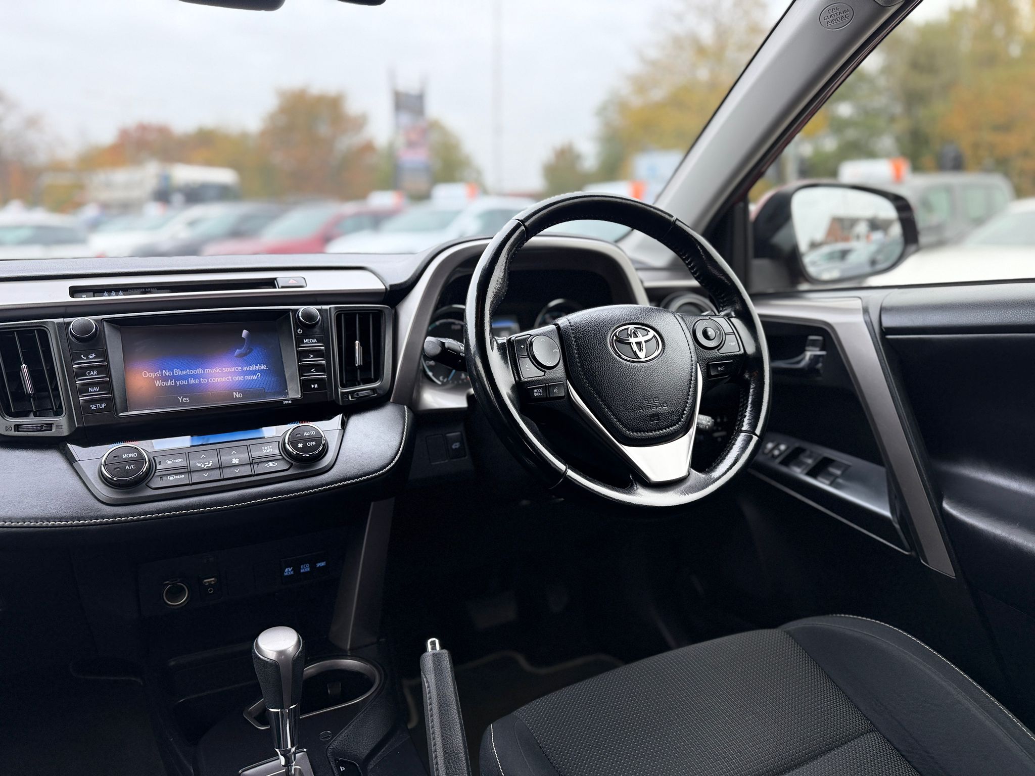 Toyota RAV4 Icon Tech 2017 Automatic Hybrid