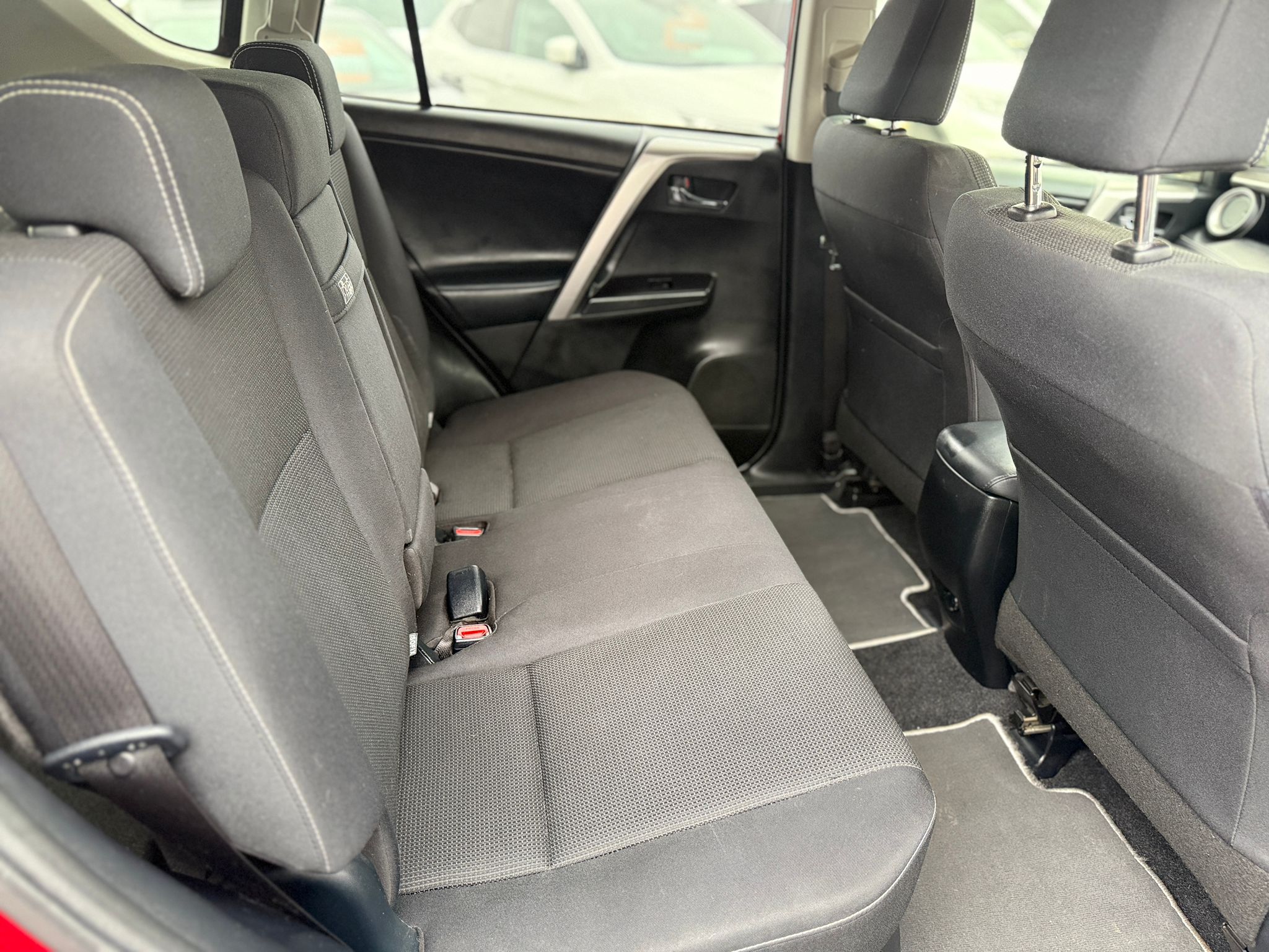 Toyota RAV4 Icon Tech 2017 Automatic Hybrid