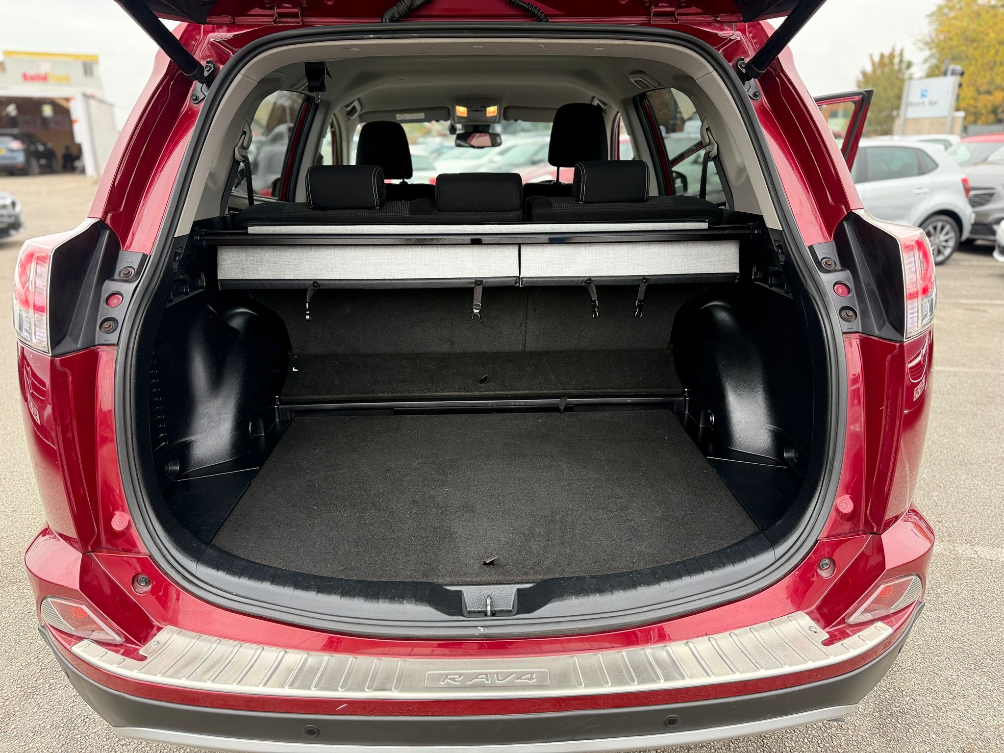 Toyota RAV4 Icon Tech 2017 Automatic Hybrid